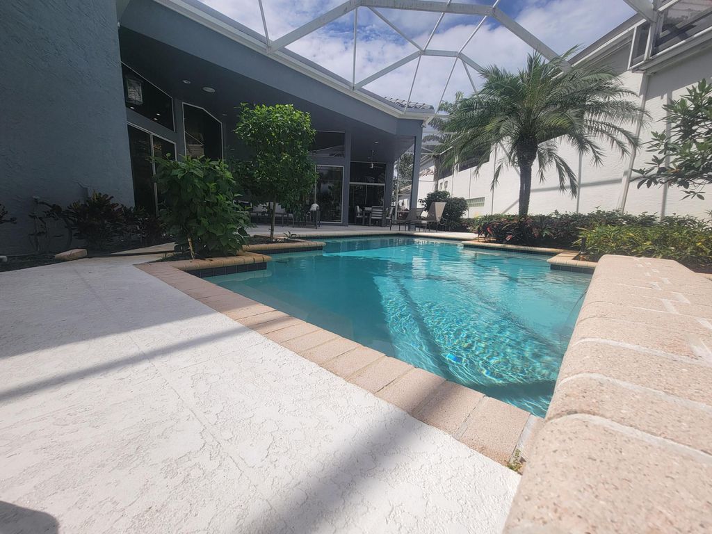 Photo of 1133 Crystal Drive, Palm Beach Gardens, FL 33418 (MLS # R11000726)