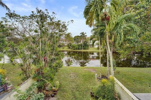 Tiny photo for 750 E Coco Plum Circle #2, Plantation, FL 33324 (MLS # F10544964)