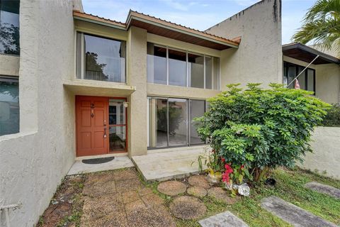 Tiny photo for 750 E Coco Plum Circle #2, Plantation, FL 33324 (MLS # F10544964)