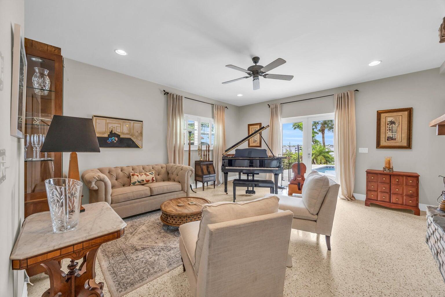 BAHAMA TERRACE - Residential