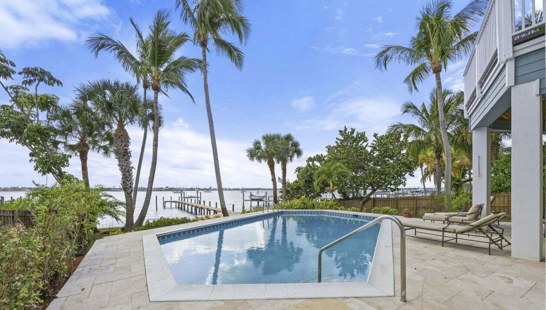 BAHAMA TERRACE - Residential