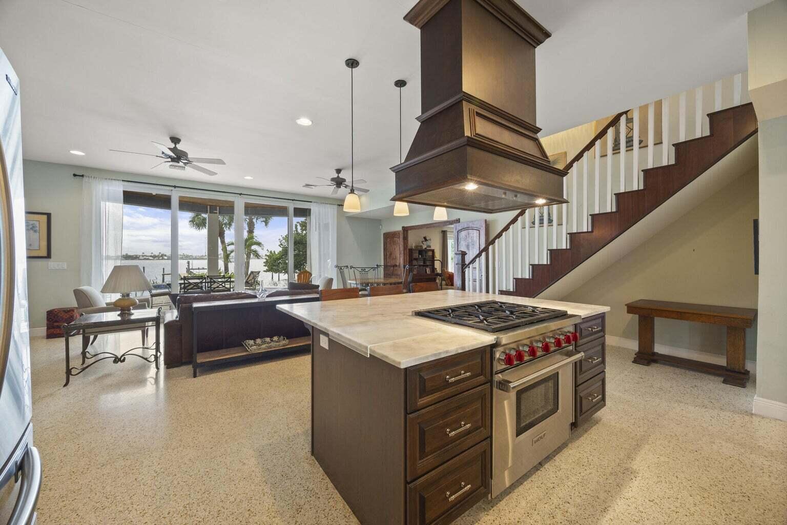 BAHAMA TERRACE - Residential