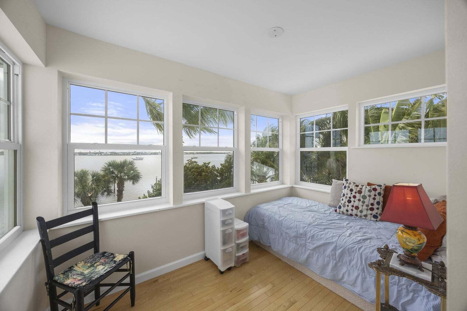 BAHAMA TERRACE - Residential