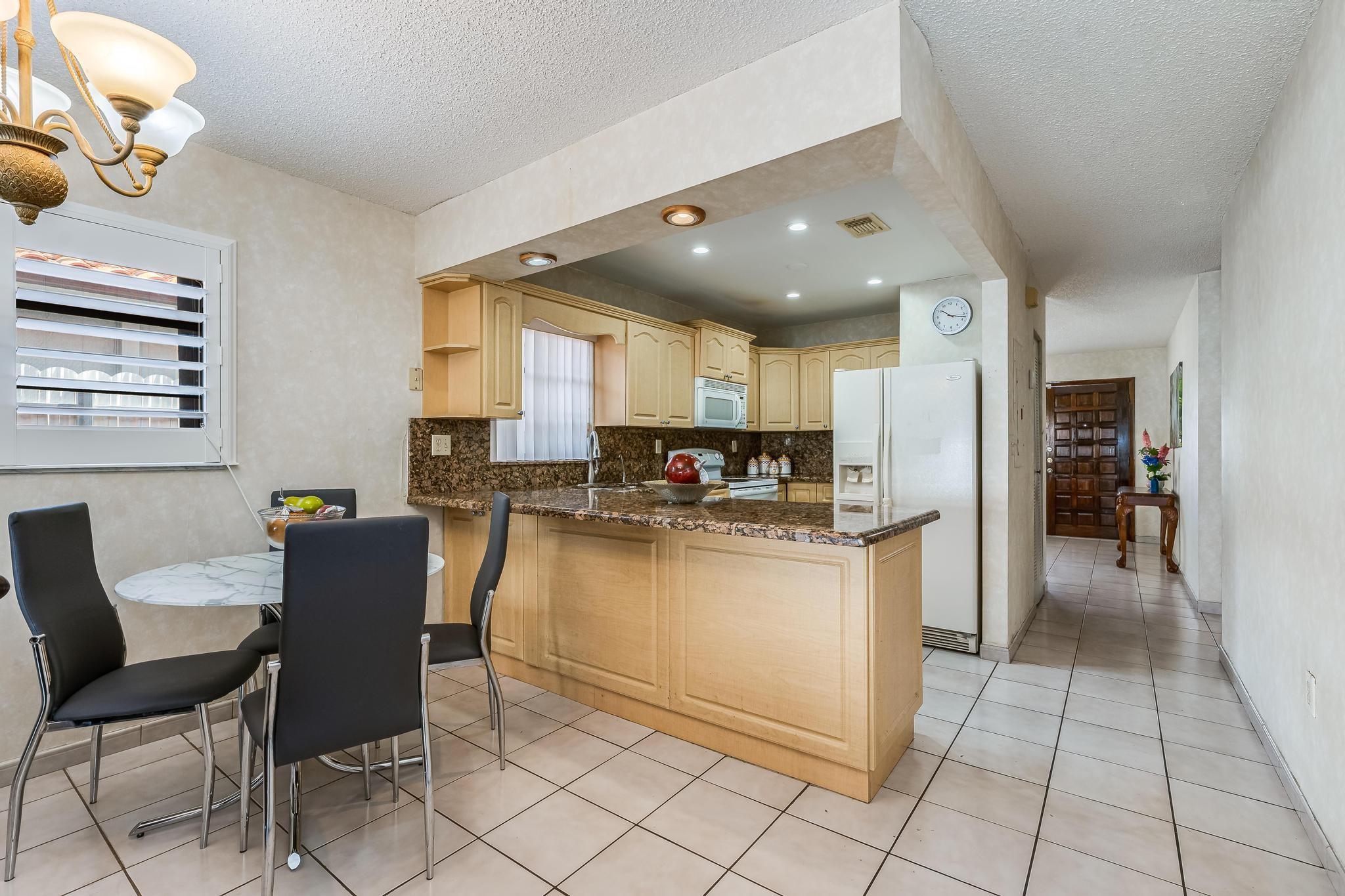 6562 W 22nd Ct