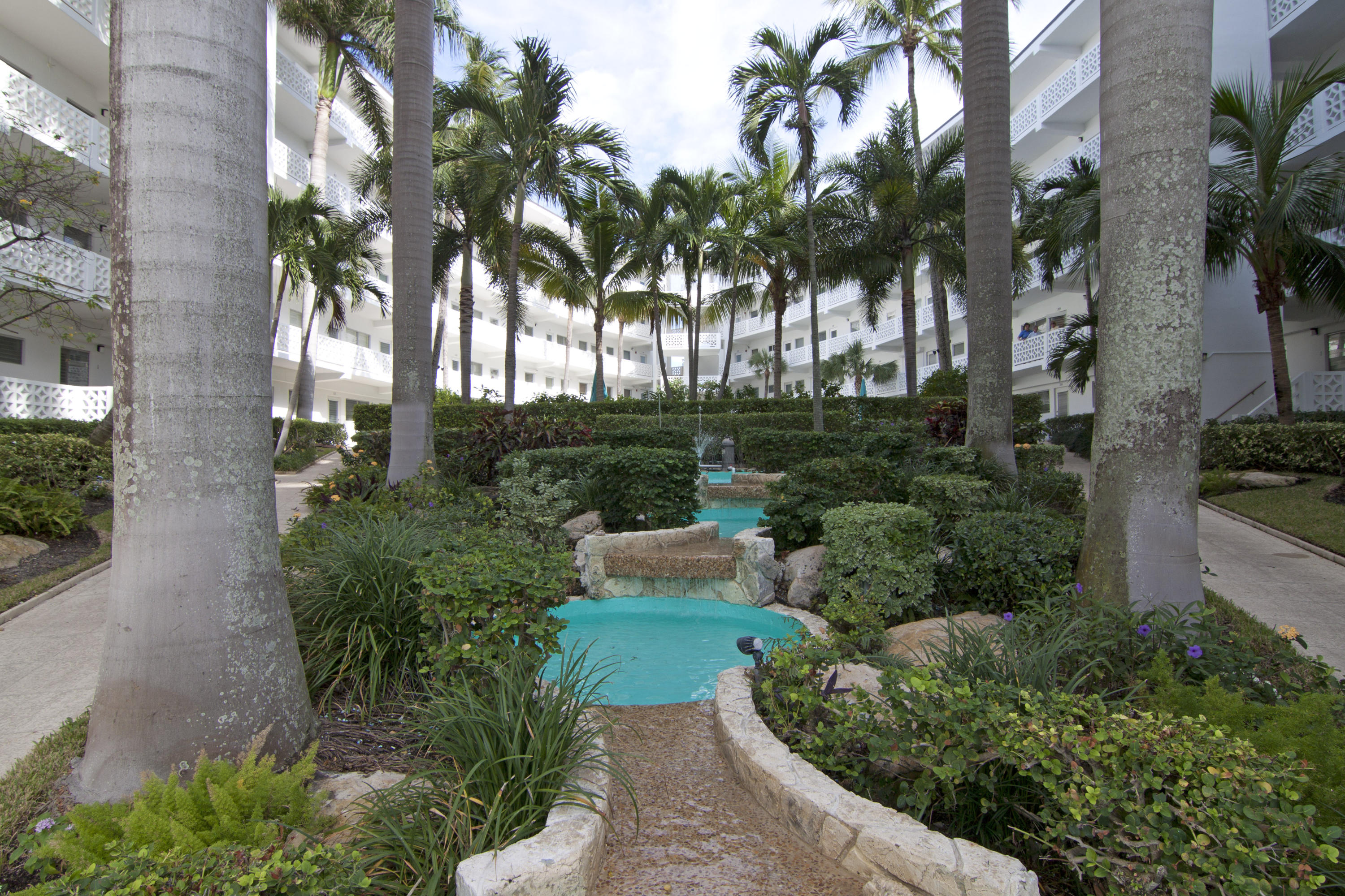 PALM WORTH INC - Residential Lease