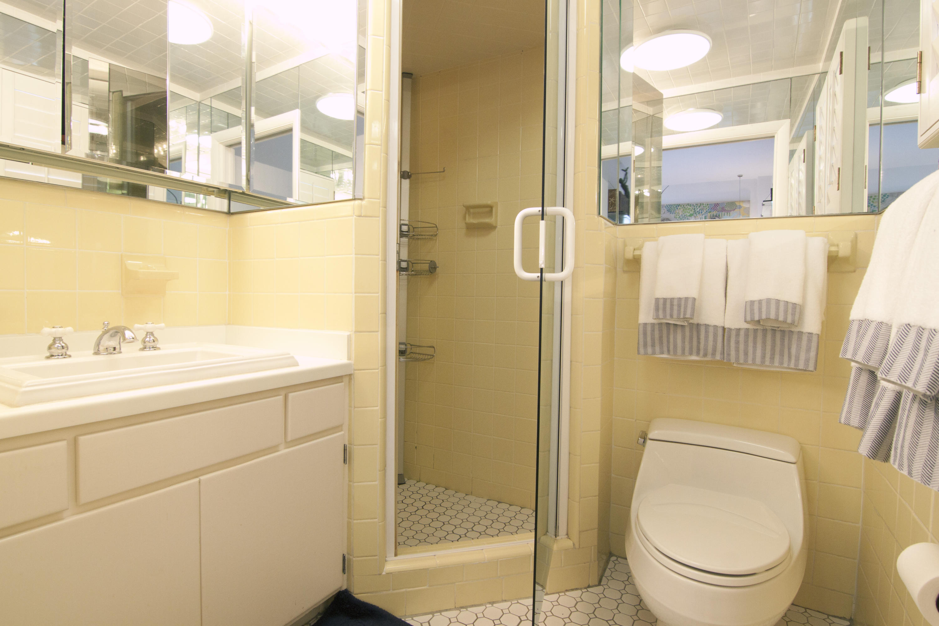 PALM WORTH INC - Residential Lease