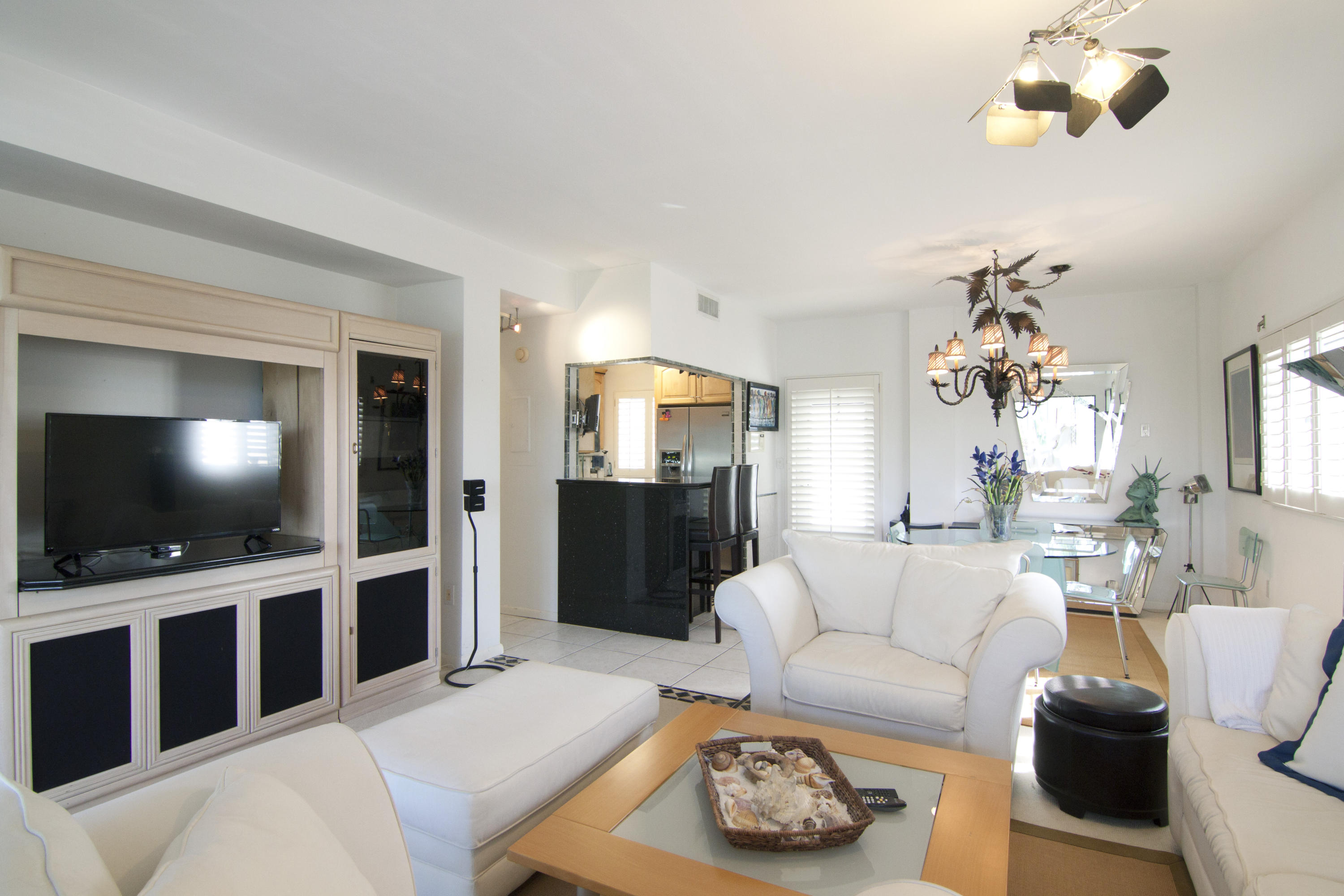 PALM WORTH INC - Residential Lease