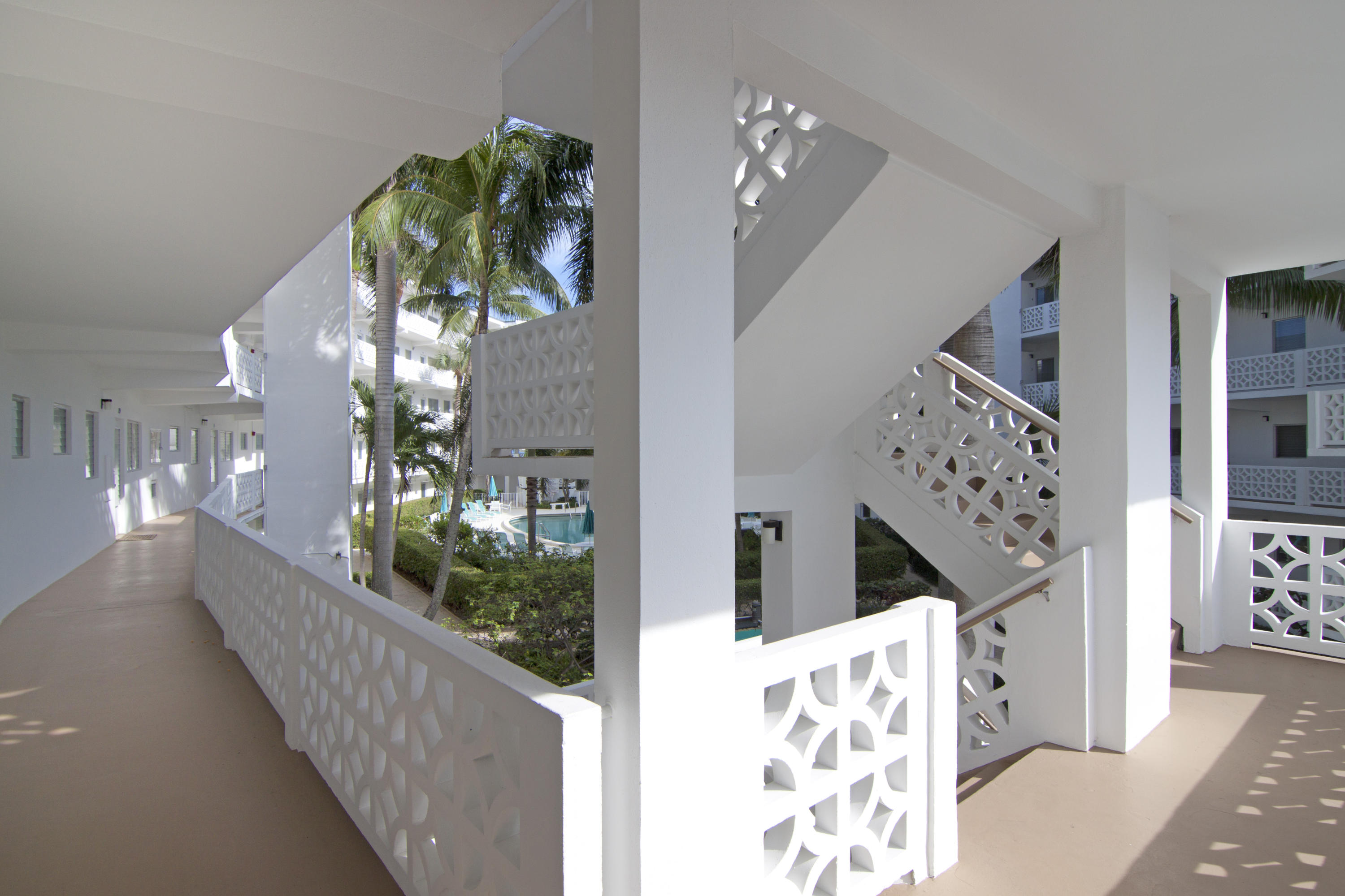 PALM WORTH INC - Residential Lease