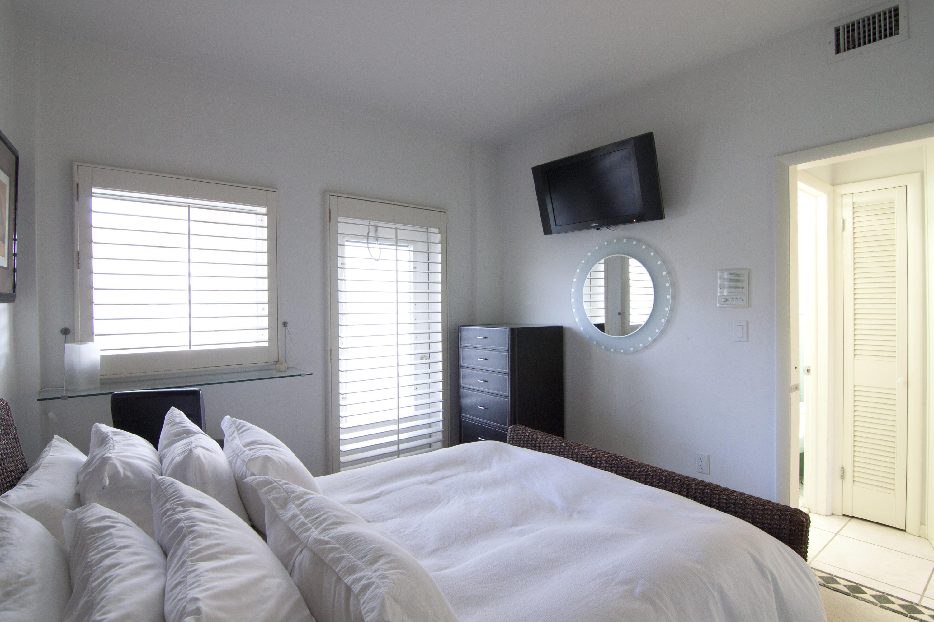 PALM WORTH INC - Residential Lease