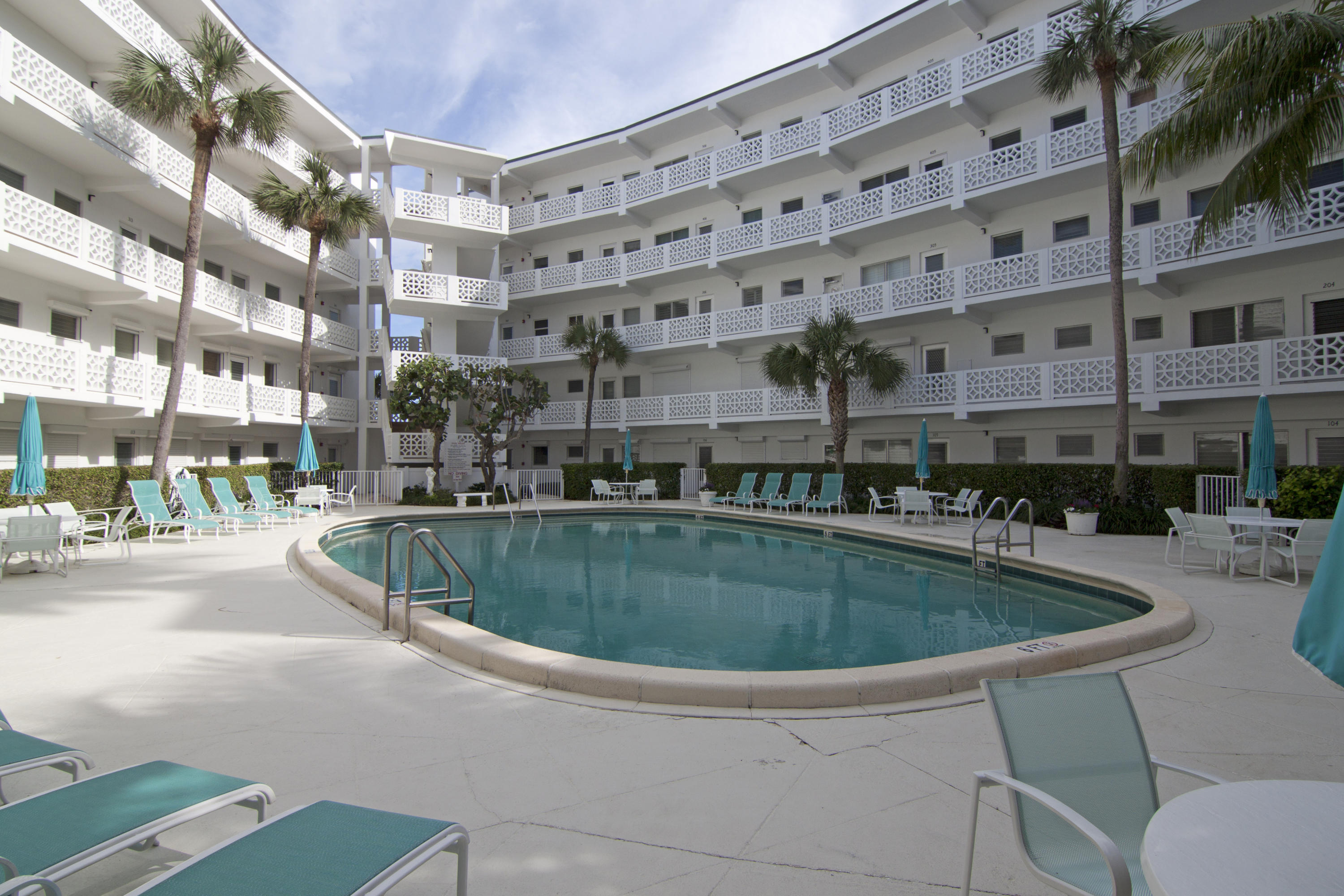 PALM WORTH INC - Residential Lease