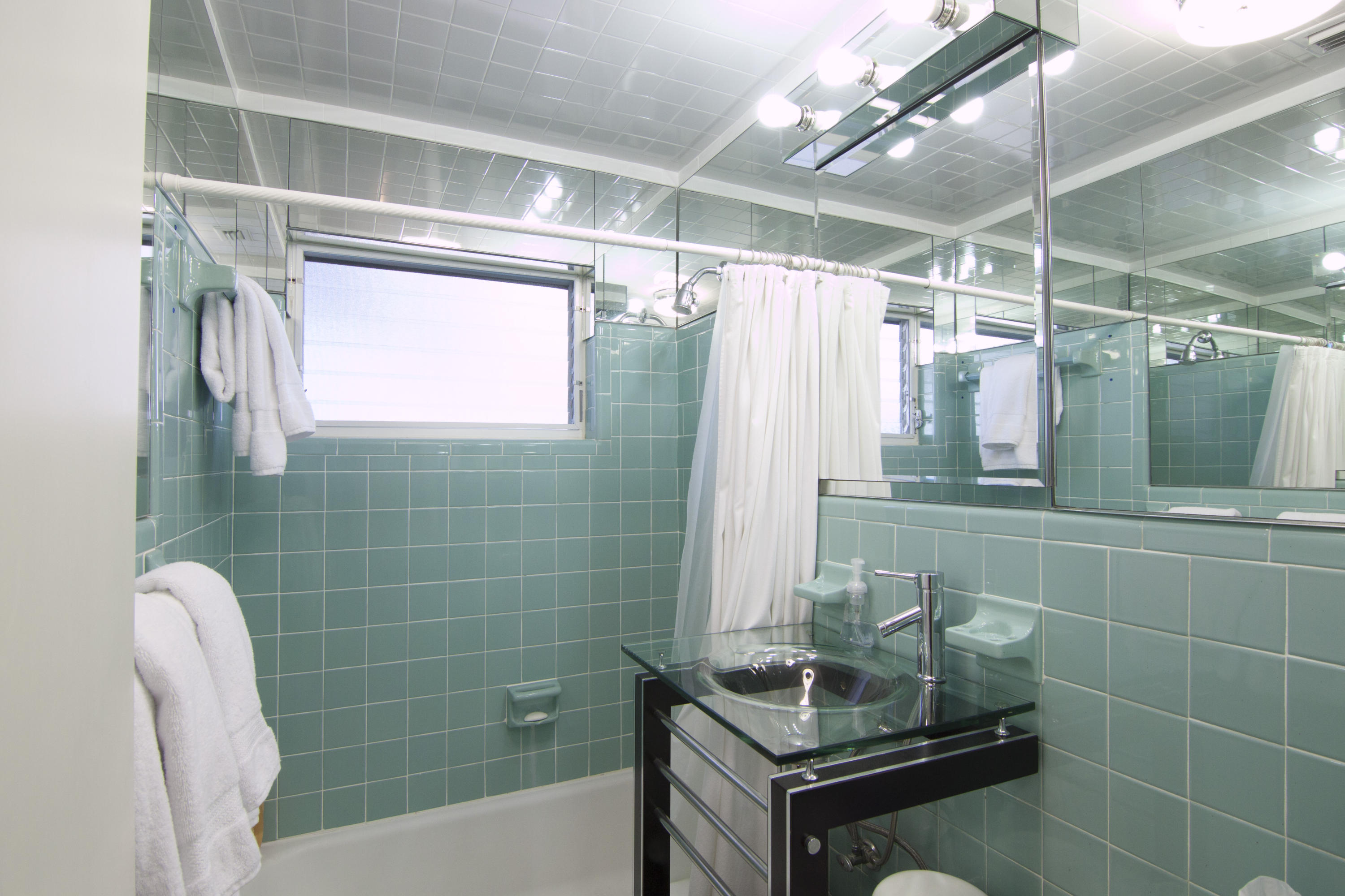 PALM WORTH INC - Residential Lease