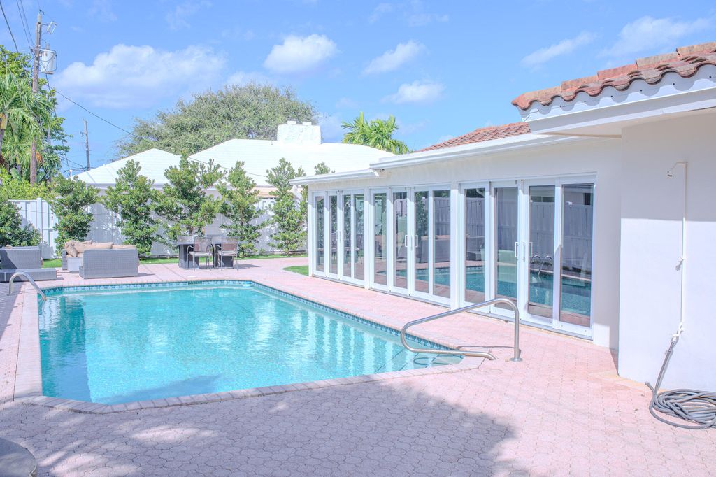 Photo of 2730 NE 40th Court, Lighthouse Point, FL 33064 (MLS # B26006359)