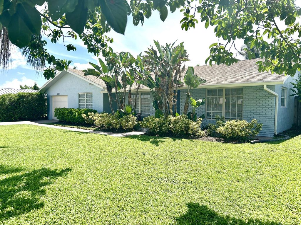 Photo of 2560 SW 14th Street, Boynton Beach, FL 33426 (MLS # R10944333)