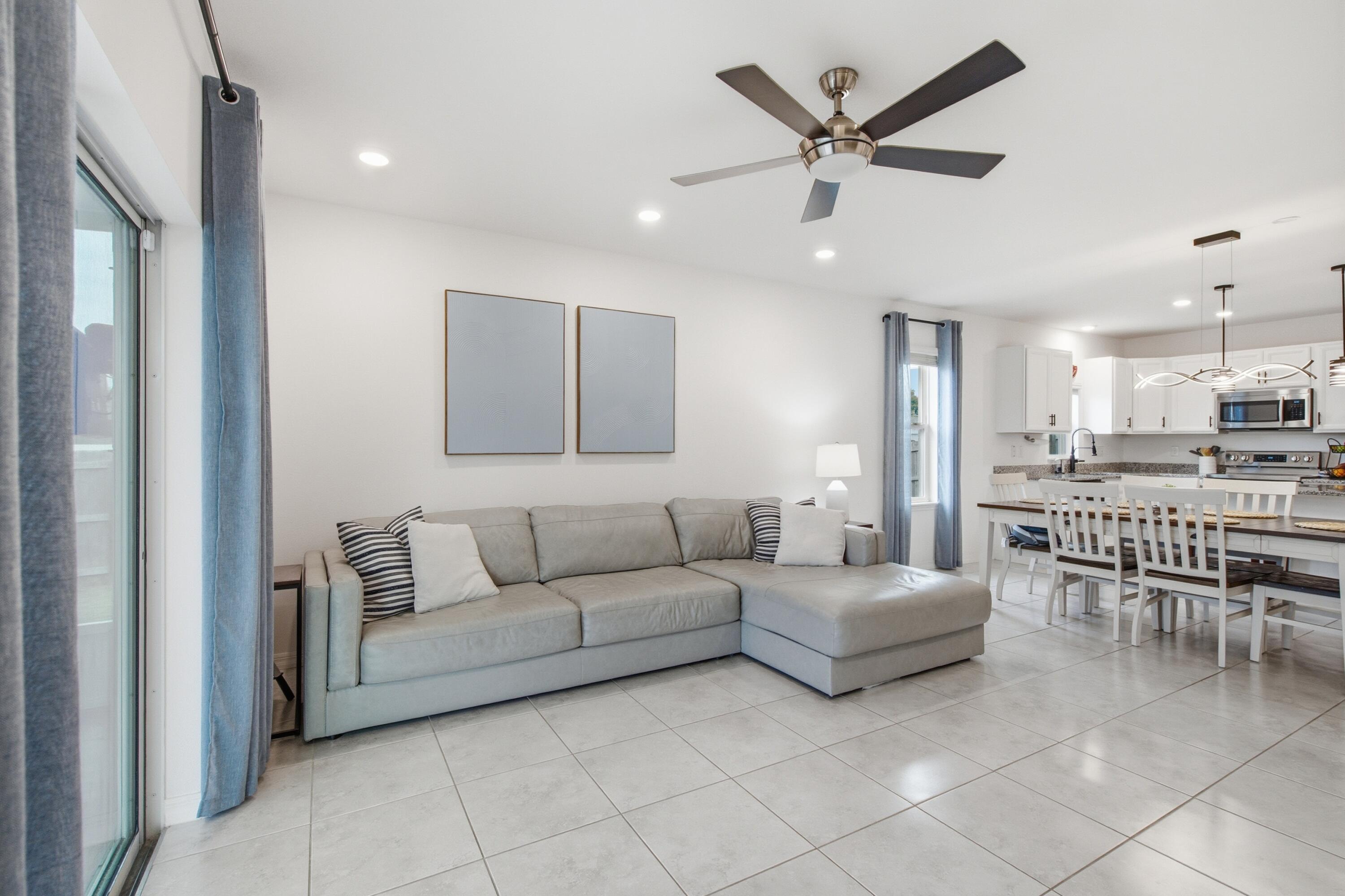 PORT ST LUCIE SECTION 30 - Residential Lease