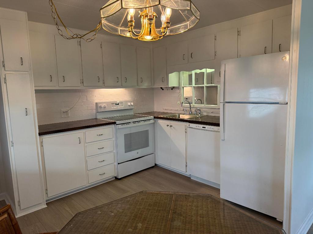 4300 SE Saint Lucie Boulevard 75