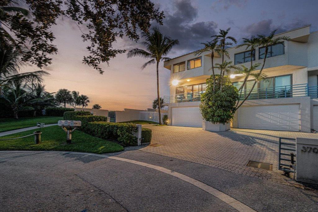 NYDAL Townhome - Residential