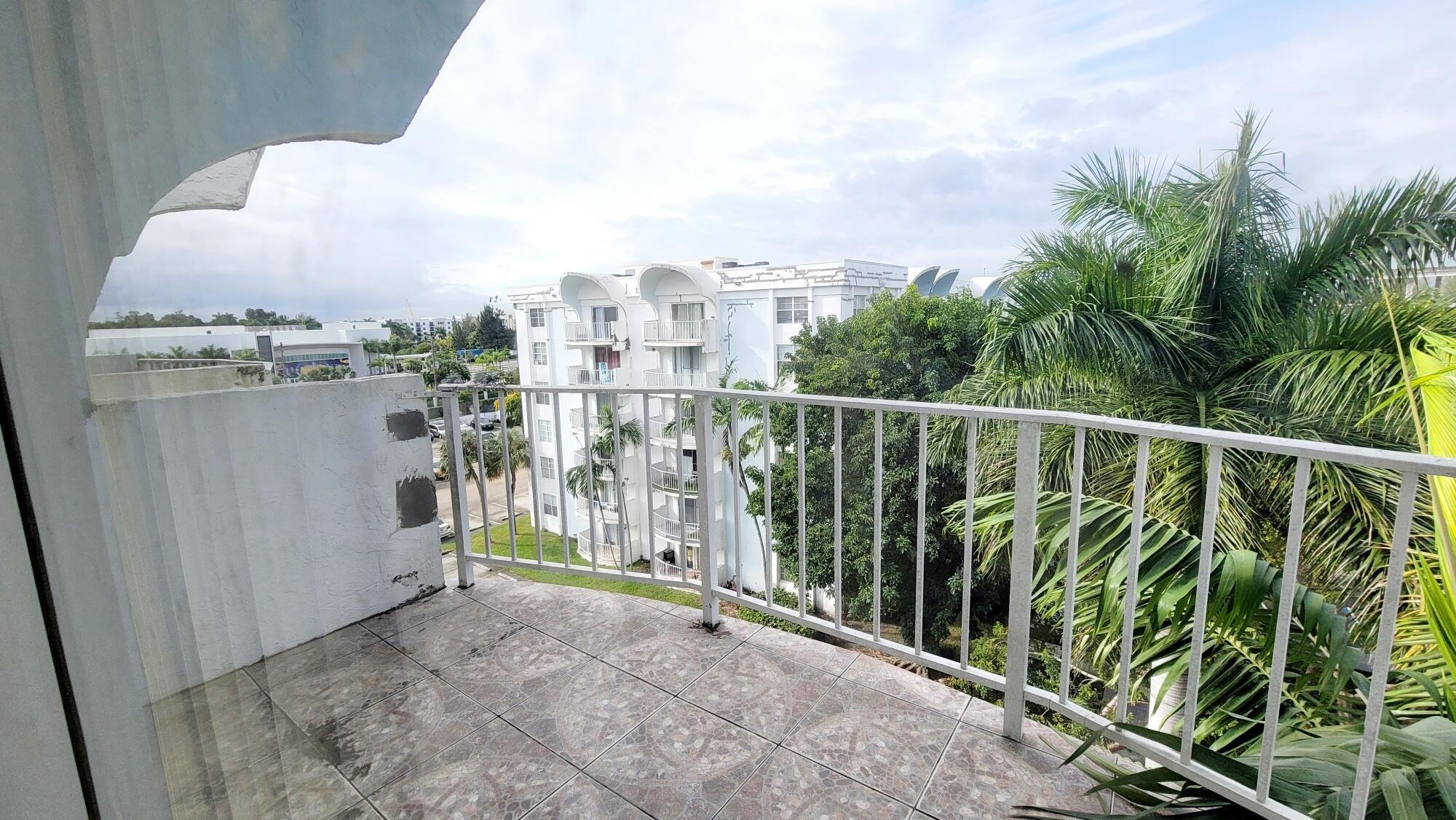 MONTECARLO CONDO - Residential Lease