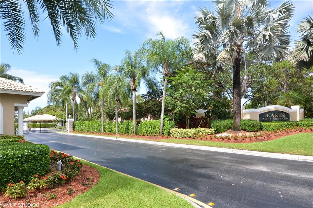 THE LAKES AT PARKLAND - Residential