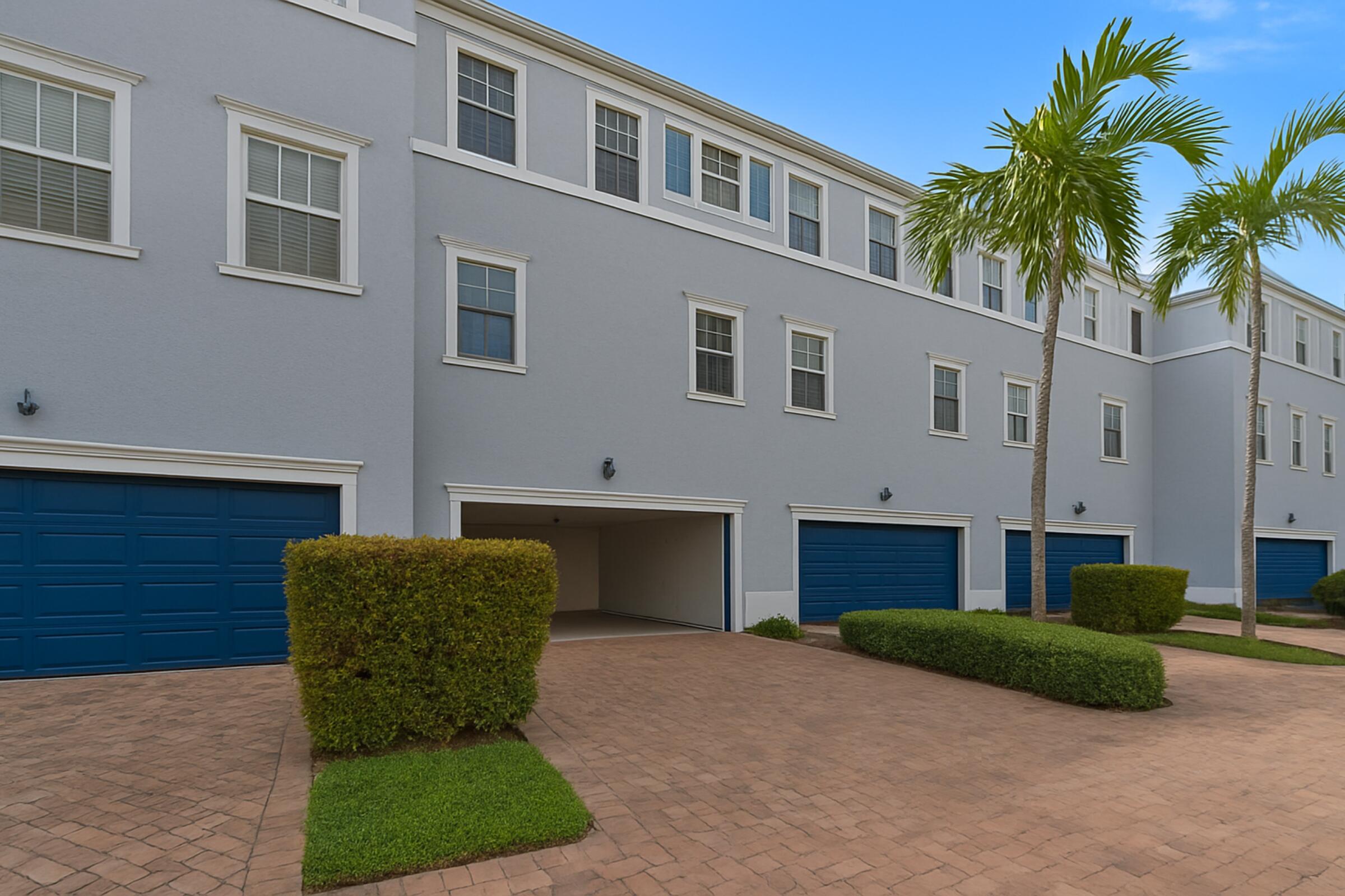 SANDPIPER COVE AT BOTANICA CONDO - Residential