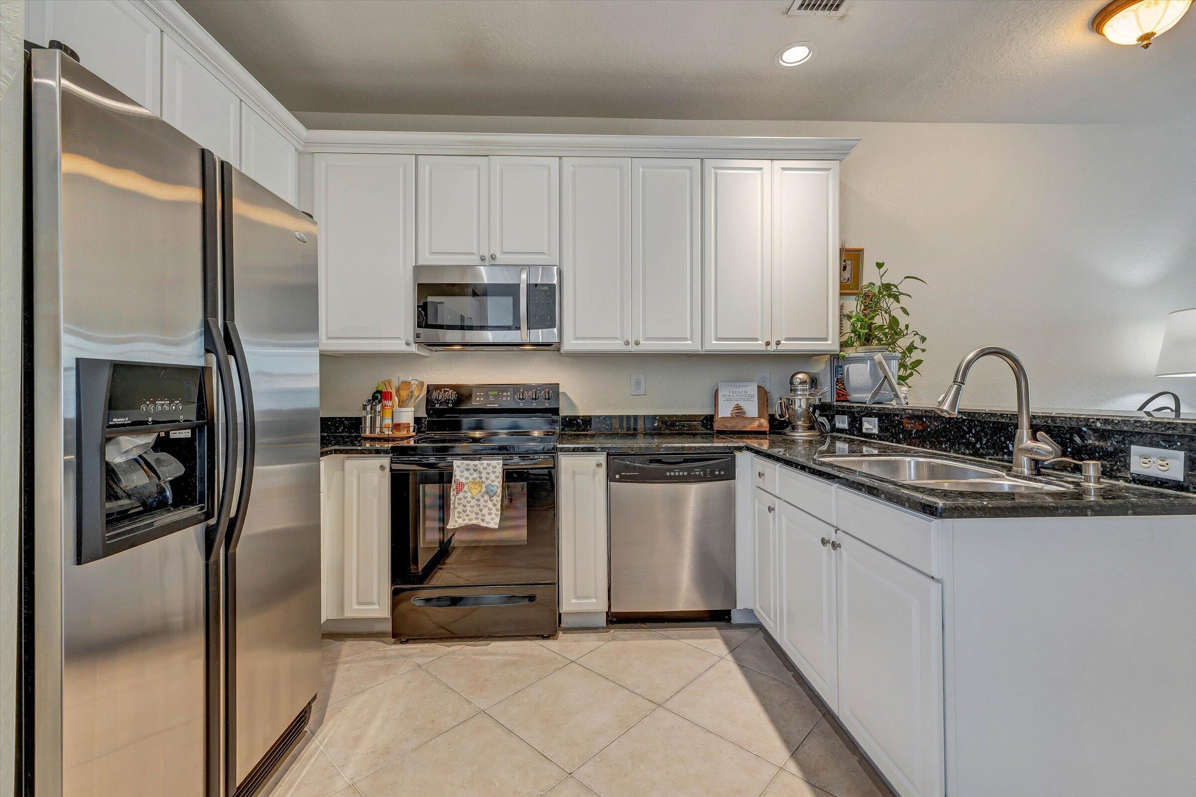 SANDPIPER COVE AT BOTANICA CONDO - Residential