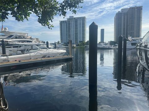 19777 E Country Club Dr Aventura FL 33180