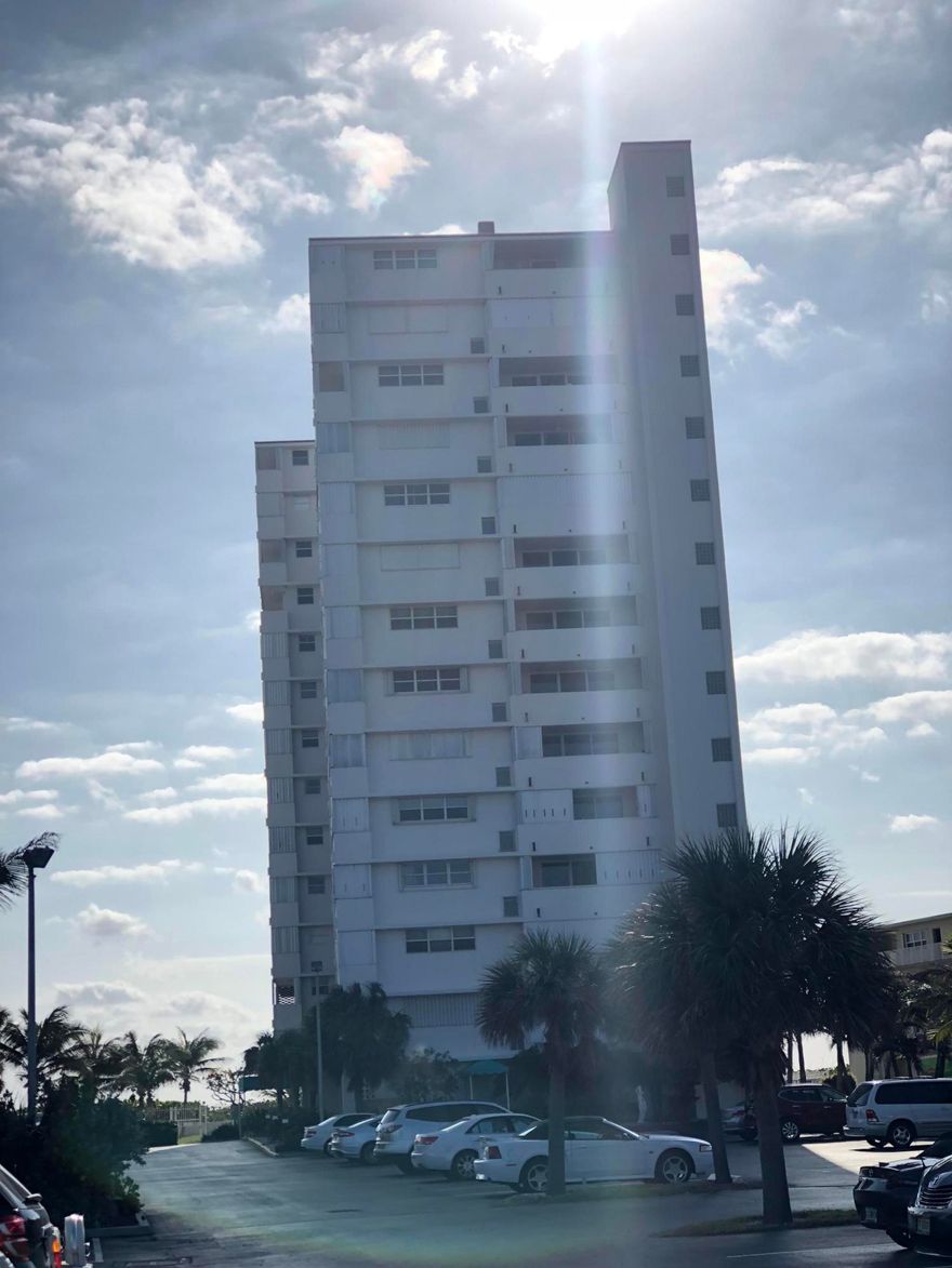 Lovely Unit in the desirable Villa Towers Condo.
View of the Ocean from your private master bedroom balcony.