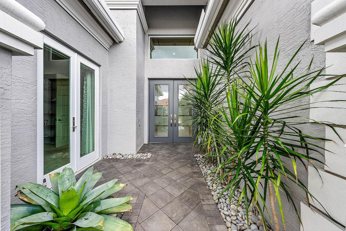 8282 Pyramid Peak Lane