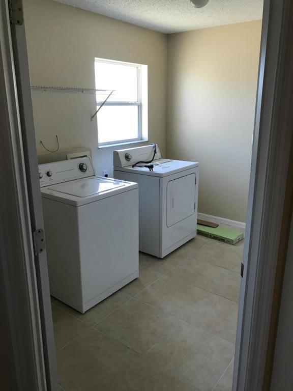 PORT ST LUCIE SECTION 33 - Residential Lease