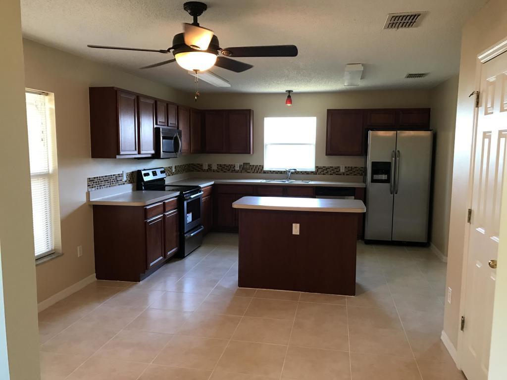 PORT ST LUCIE SECTION 33 - Residential Lease