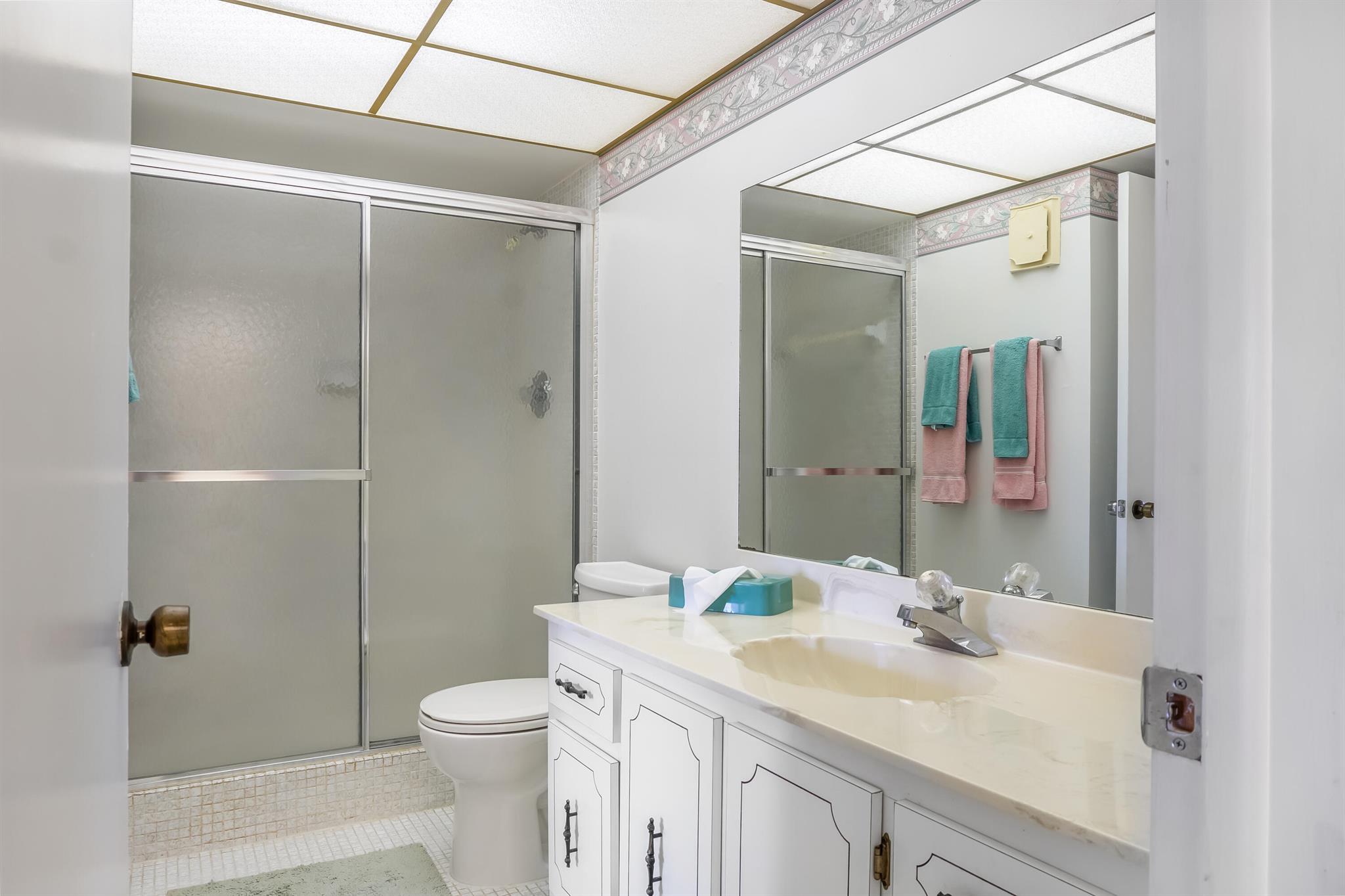 RACQUET CLUB APTS - Residential