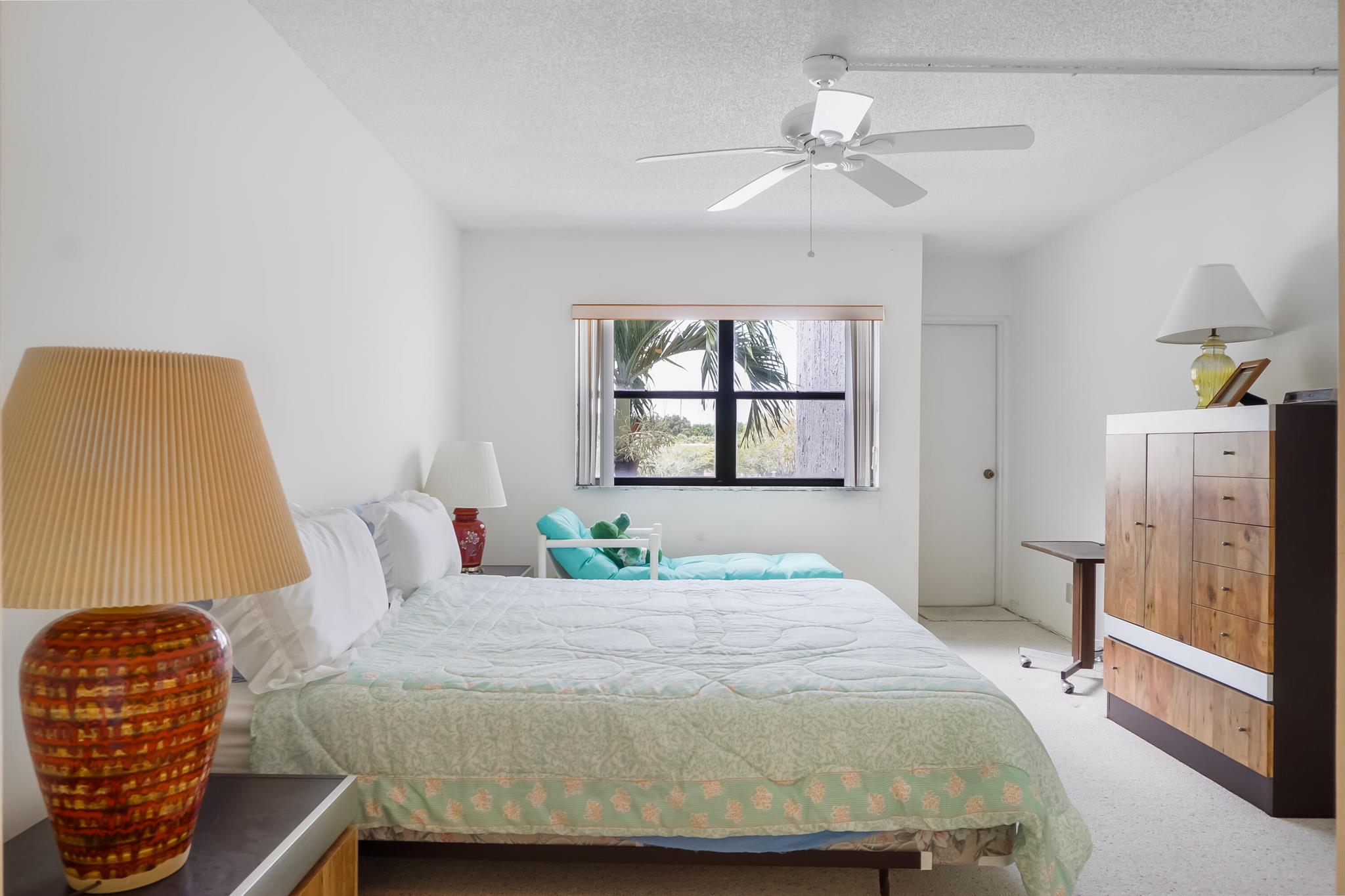 RACQUET CLUB APTS - Residential