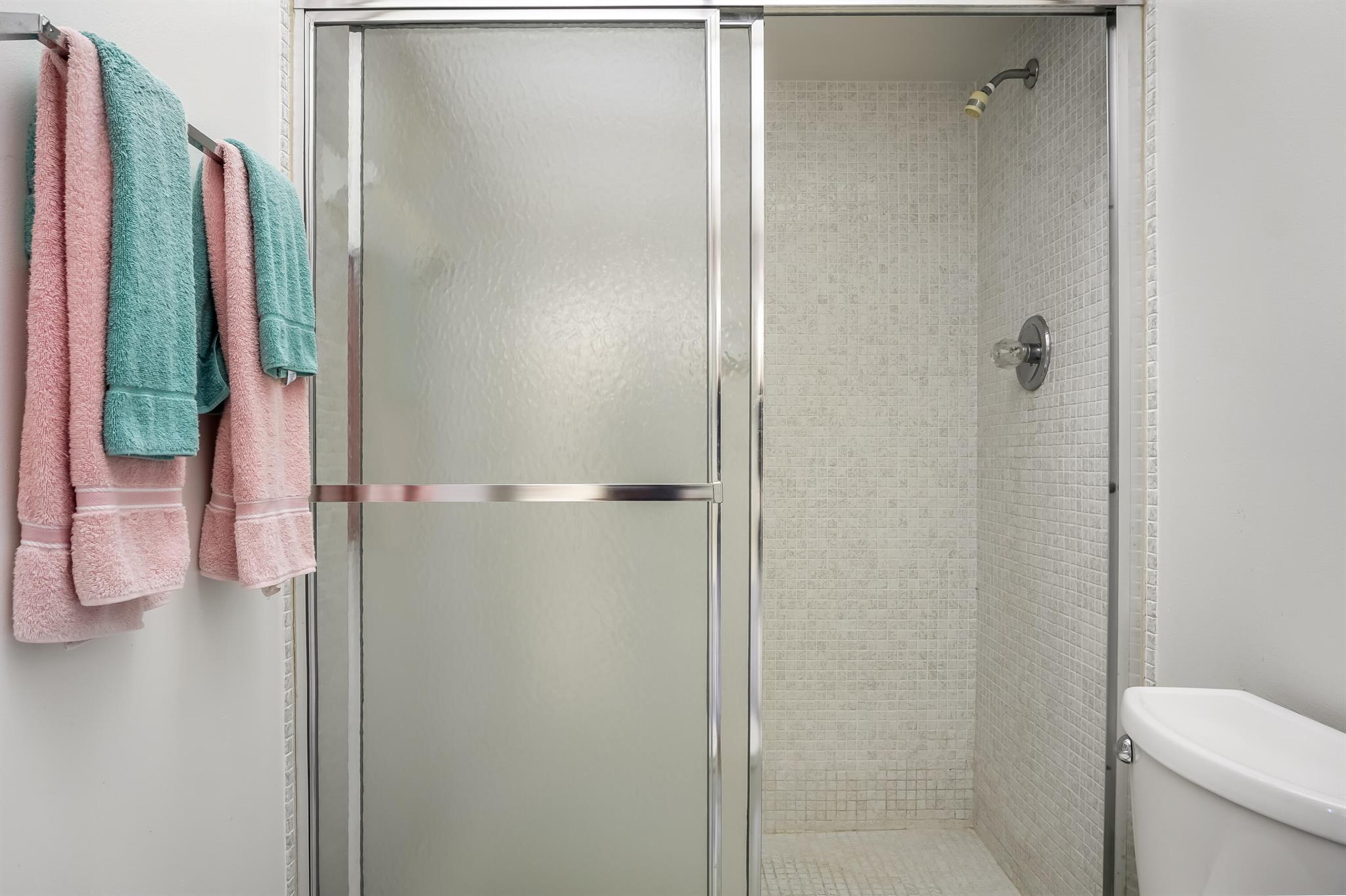 RACQUET CLUB APTS - Residential