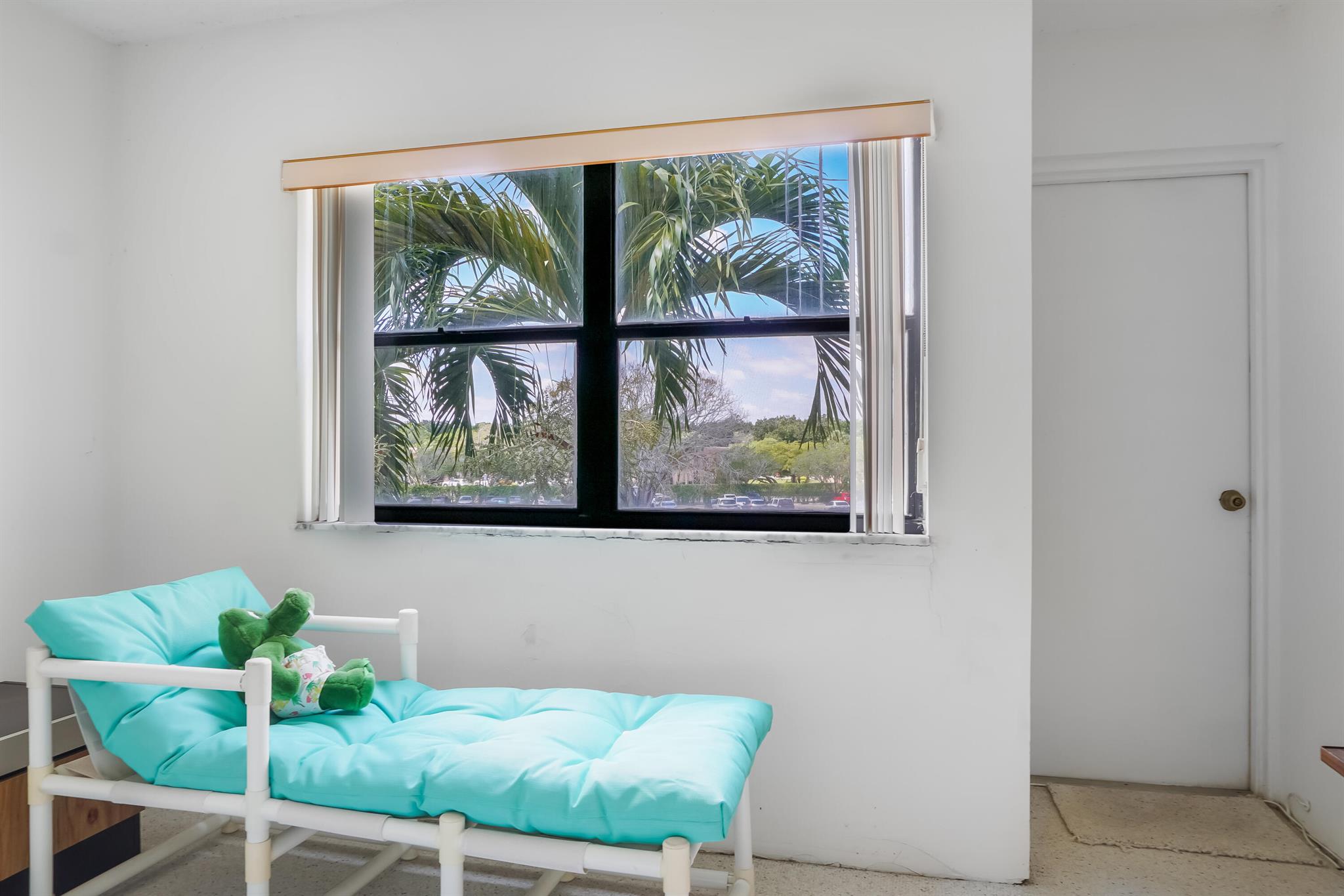 RACQUET CLUB APTS - Residential