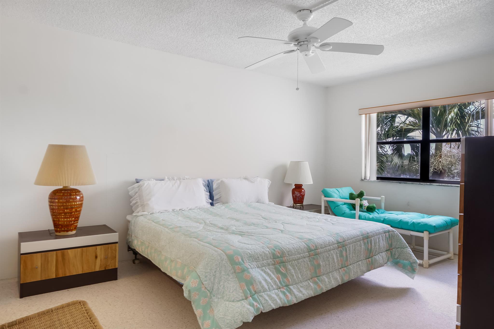 RACQUET CLUB APTS - Residential