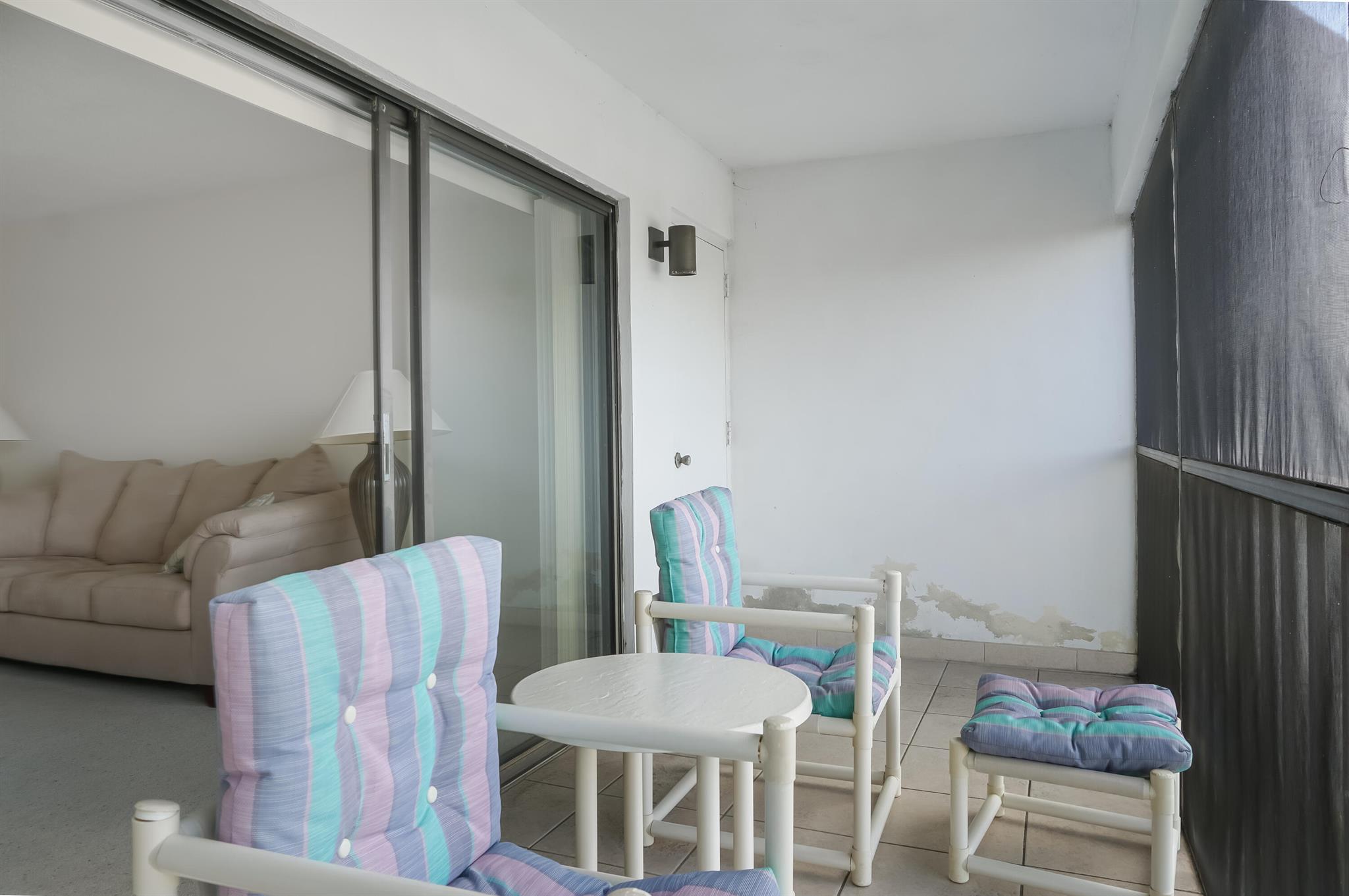 RACQUET CLUB APTS - Residential