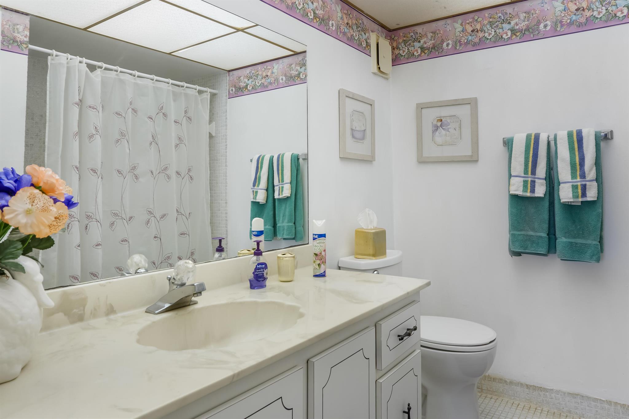 RACQUET CLUB APTS - Residential