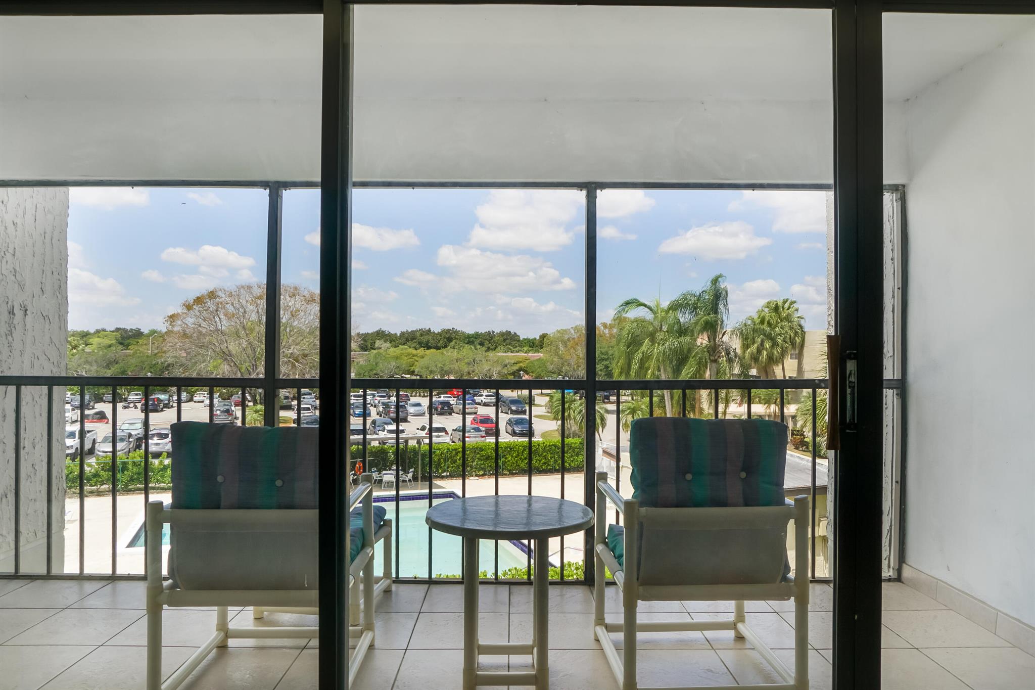 RACQUET CLUB APTS - Residential