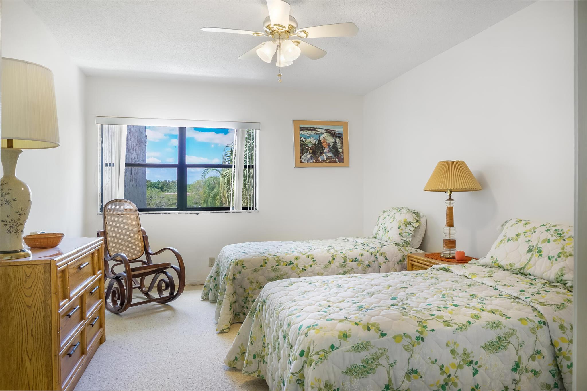 RACQUET CLUB APTS - Residential