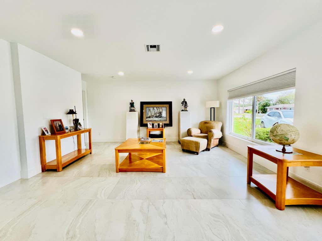 Photo of 4695 Juniper Lane, Palm Beach Gardens, FL 33418 (MLS # R11022297)