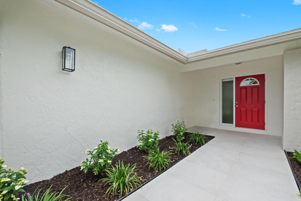Photo of 561 SW 168th Terrace, Weston, FL 33326 (MLS # B26045448)