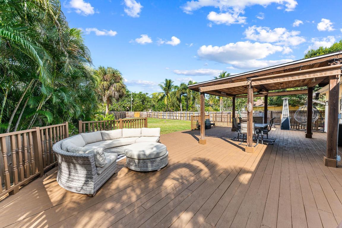 PALM BEACH FARMS CO 3 - Residential