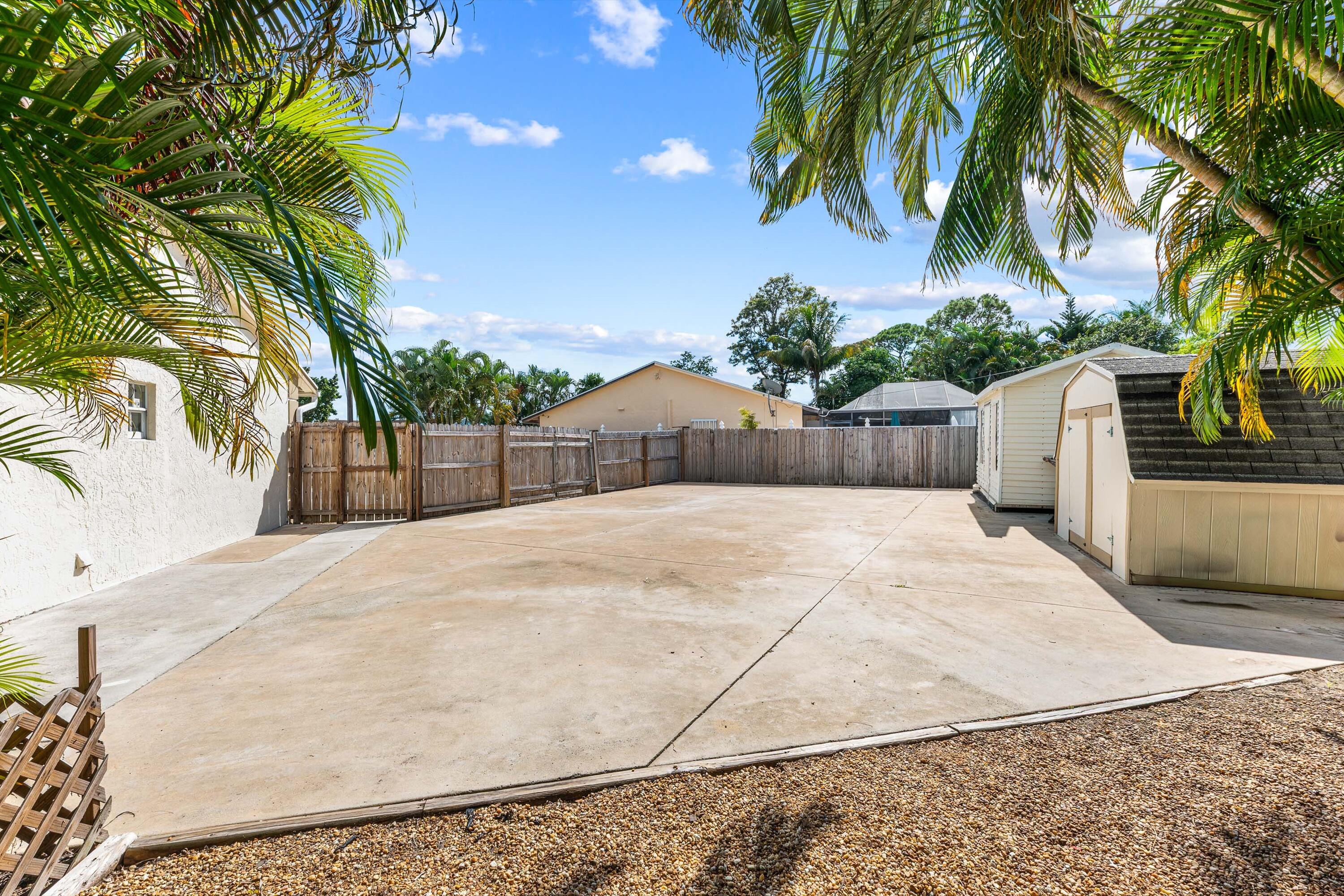 PALM BEACH FARMS CO 3 - Residential