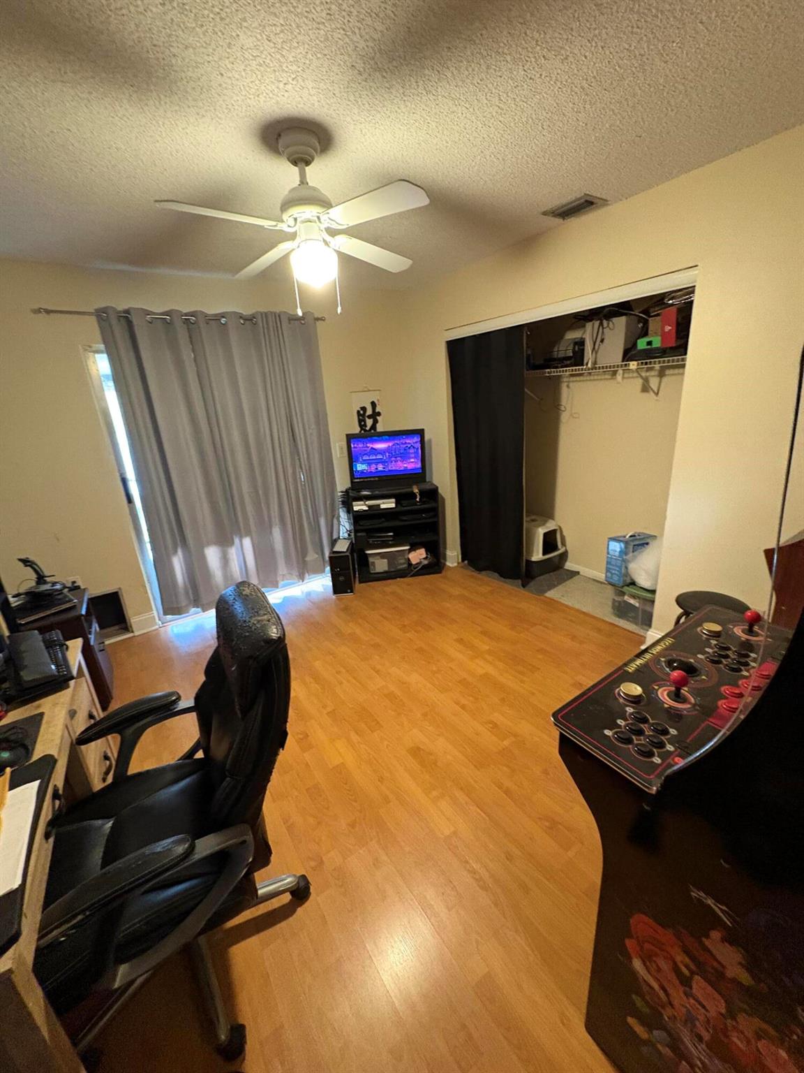 FAMILY HOMES - Residential