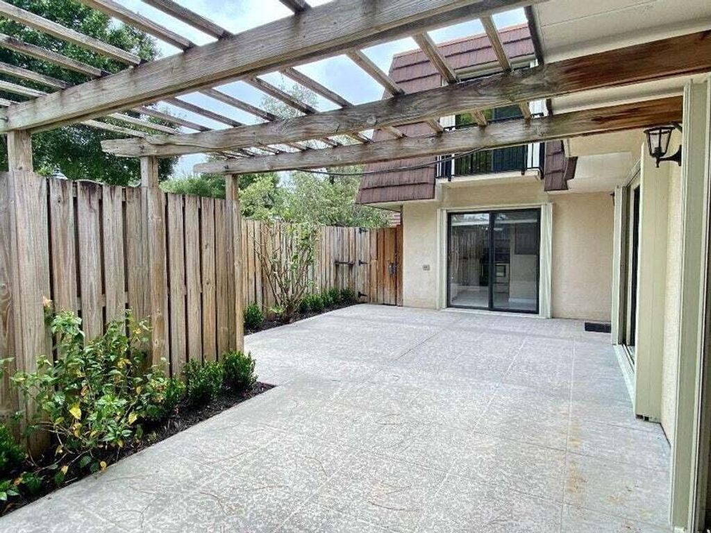 Photo of 1301 13th Lane, Palm Beach Gardens, FL 33418 (MLS # R11031094)