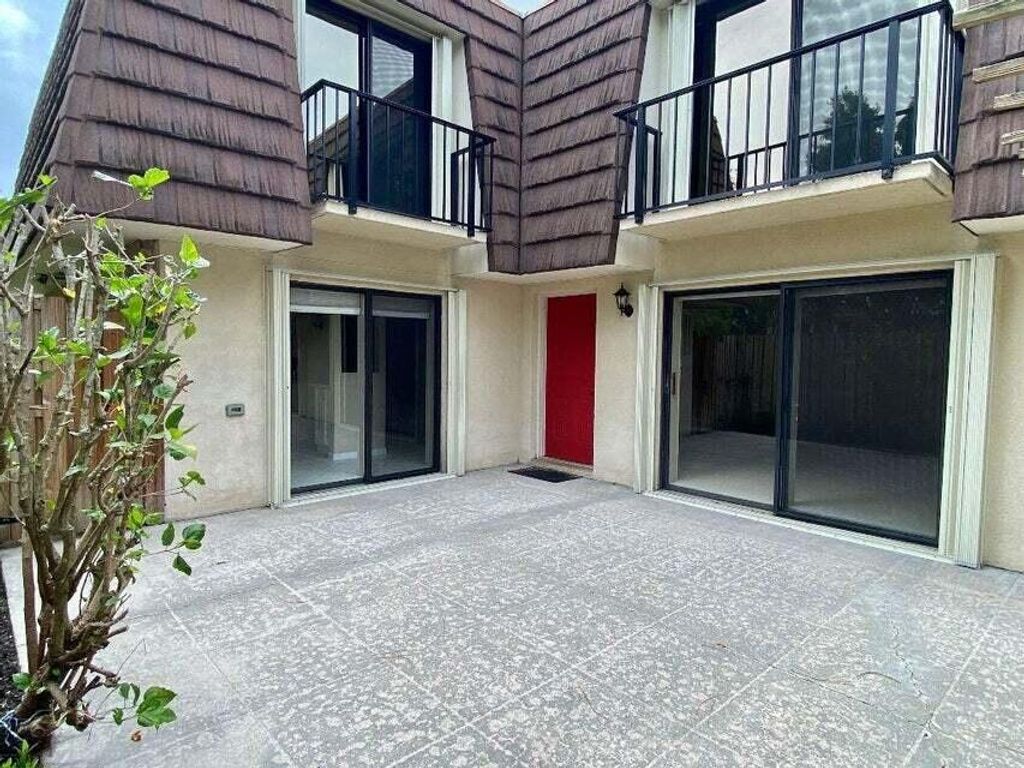 Photo of 1301 13th Lane, Palm Beach Gardens, FL 33418 (MLS # R11031094)