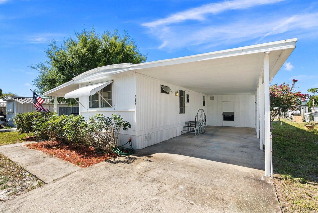 Photo of 7962 SE Skylark Avenue, Hobe Sound, FL 33455 (MLS # R10967168)
