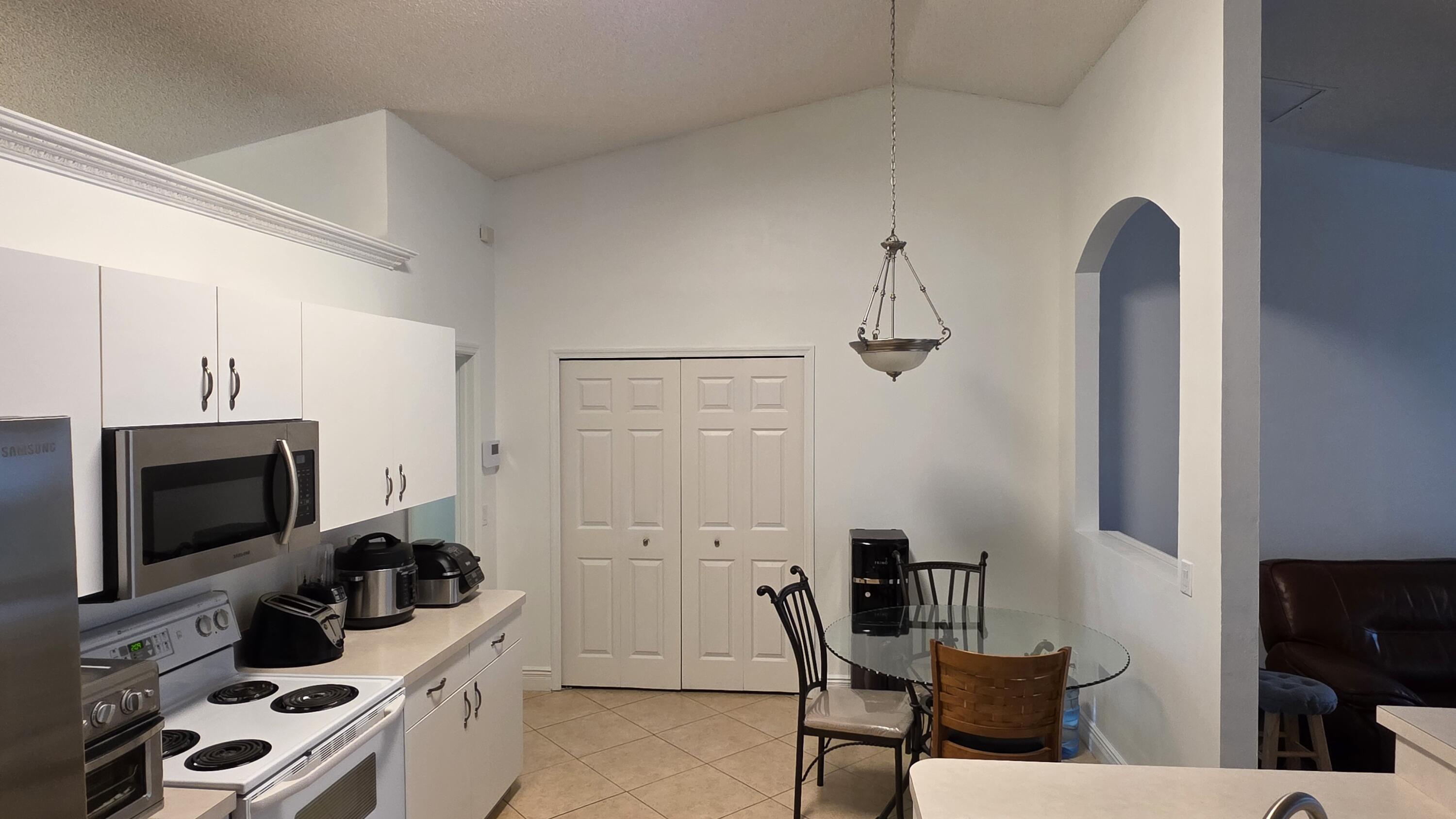 PORT ST LUCIE-SECTION 44 - Residential Lease