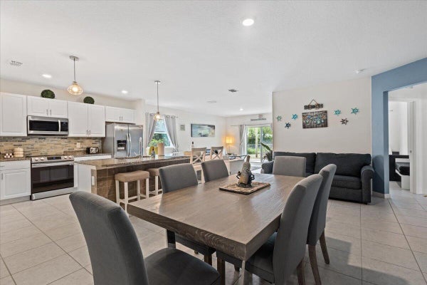 2202 SE TRILLO ST, PORT SAINT LUCIE, FL 34952 - Image ca48a5abc7e5e0724c35f4eee560d4d2/3429021244