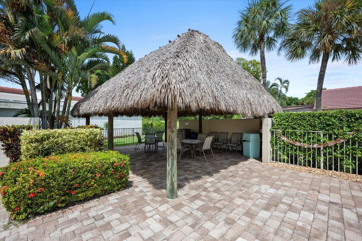 VILLAS OF MONTEREY AT IND - Residential Lease