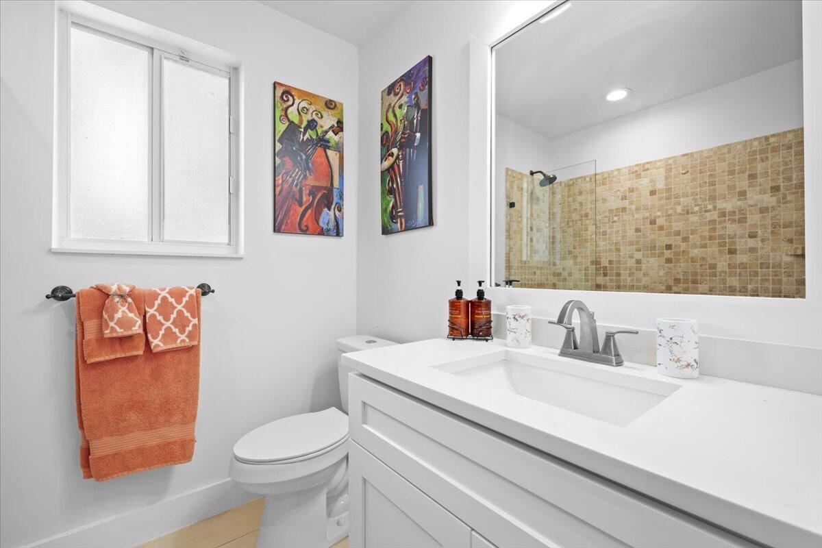 VILLAS OF MONTEREY AT IND - Residential Lease